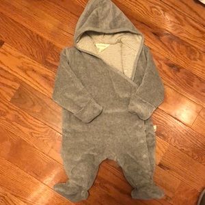 Burt’s Bees Baby snow suit. Gray. 3 months